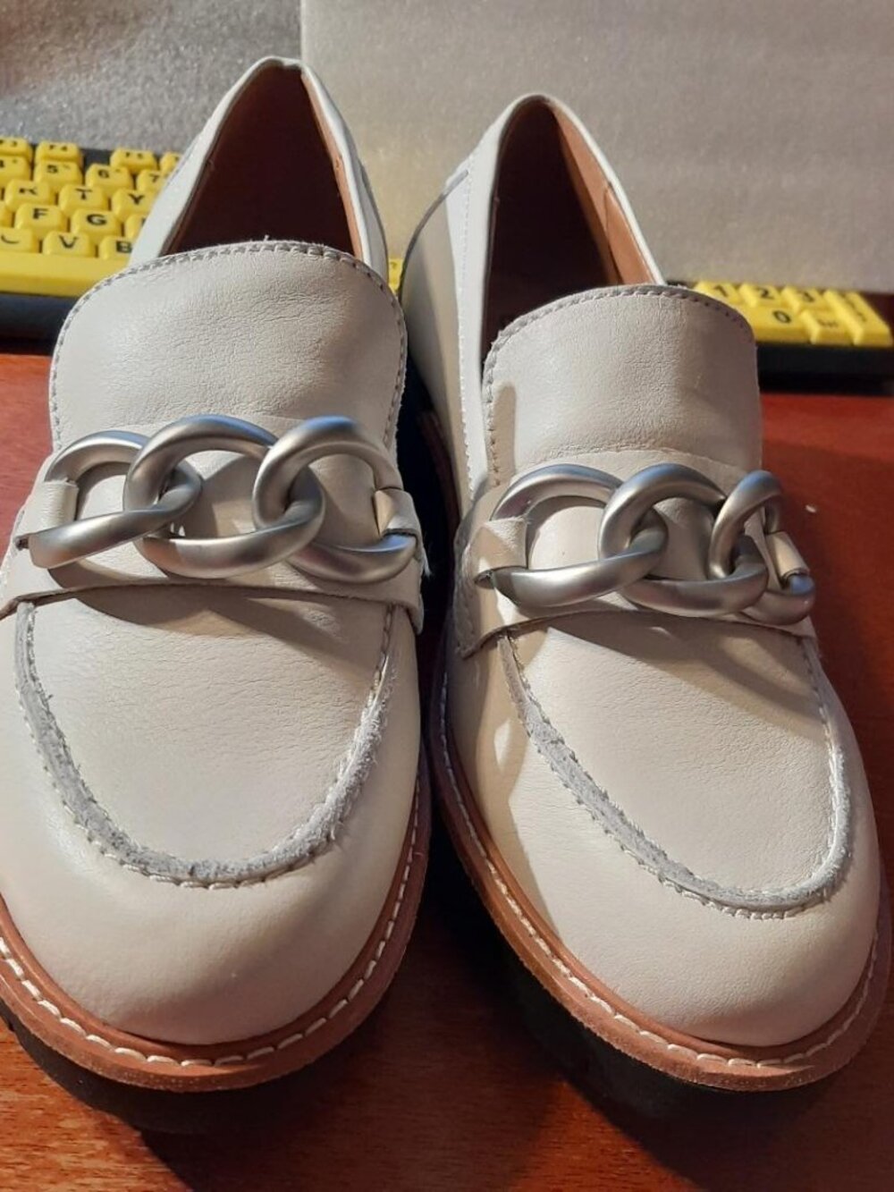 NEW TAG ! Earth Women Loafer Off White Size 8.5